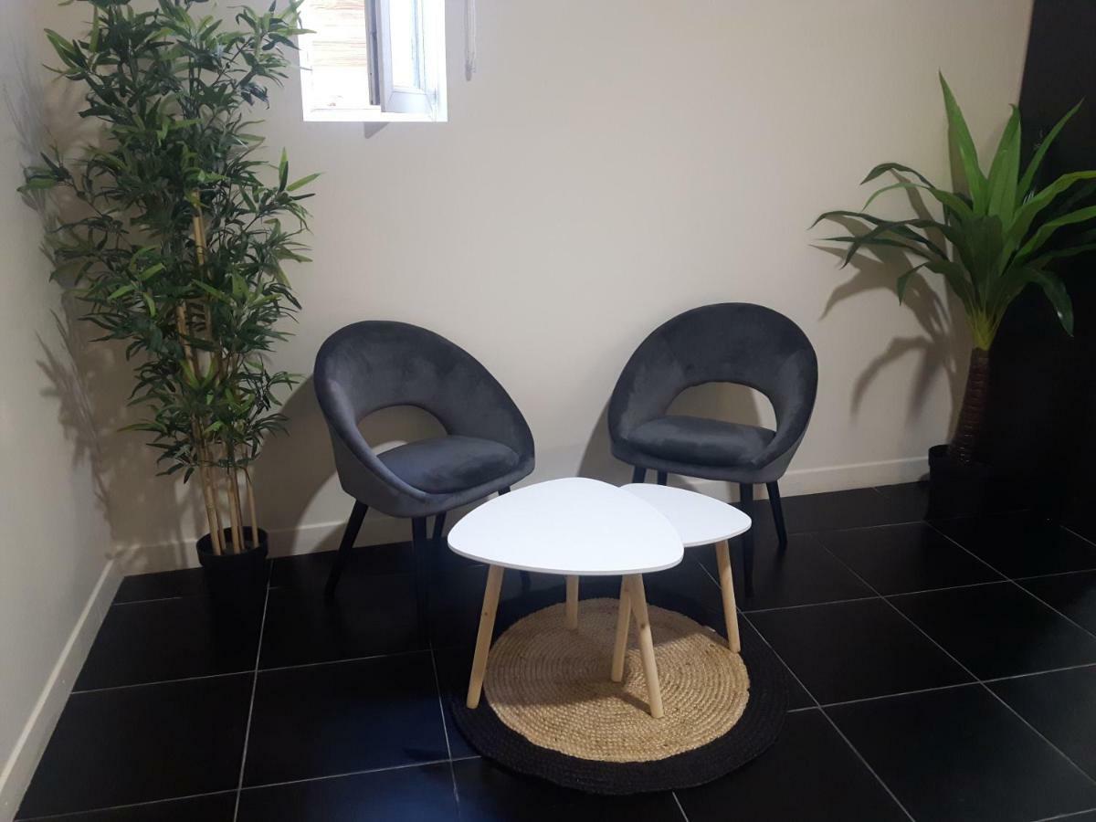 ホテル7 Minutes De L'Aeroport De Cdg 3 Thieux  エクステリア 写真